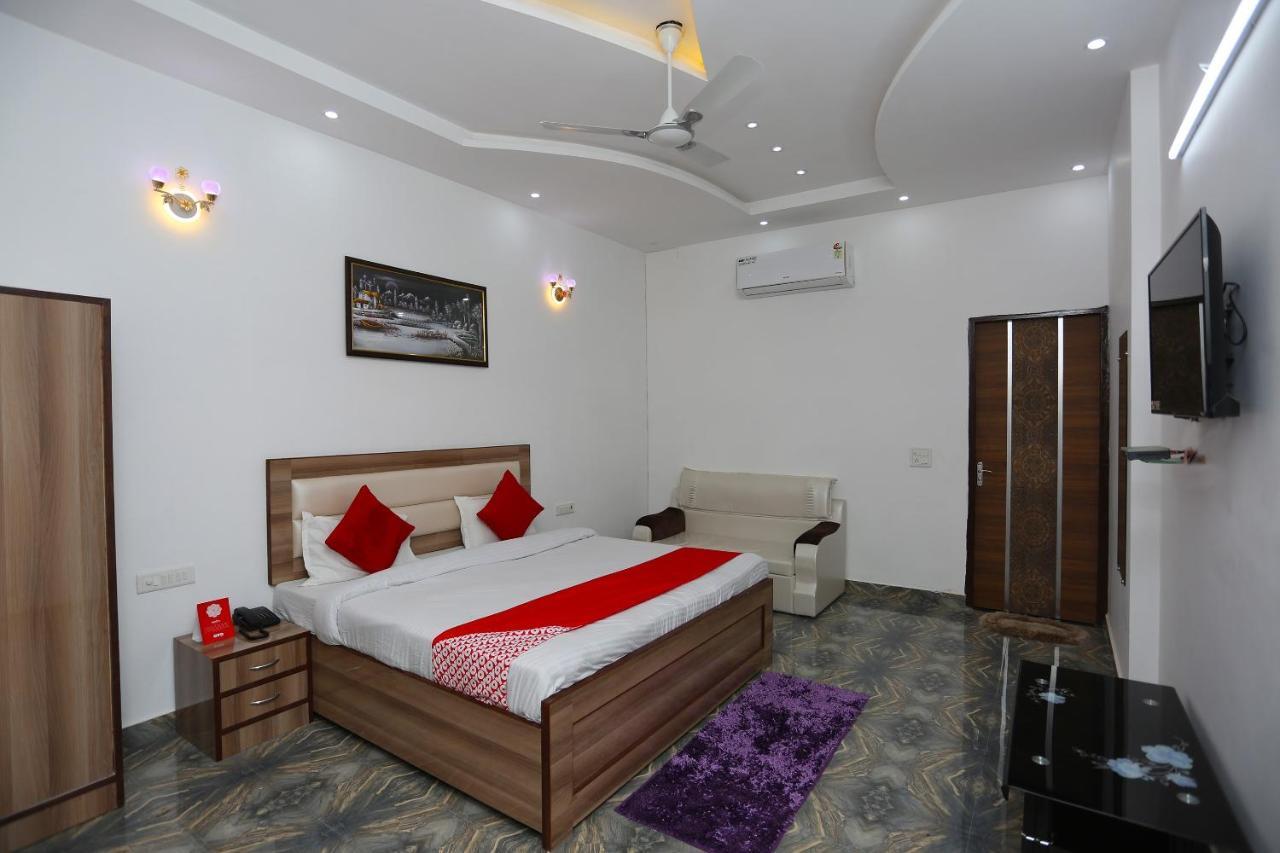Hotel Rest Palace Agra  Exterior foto
