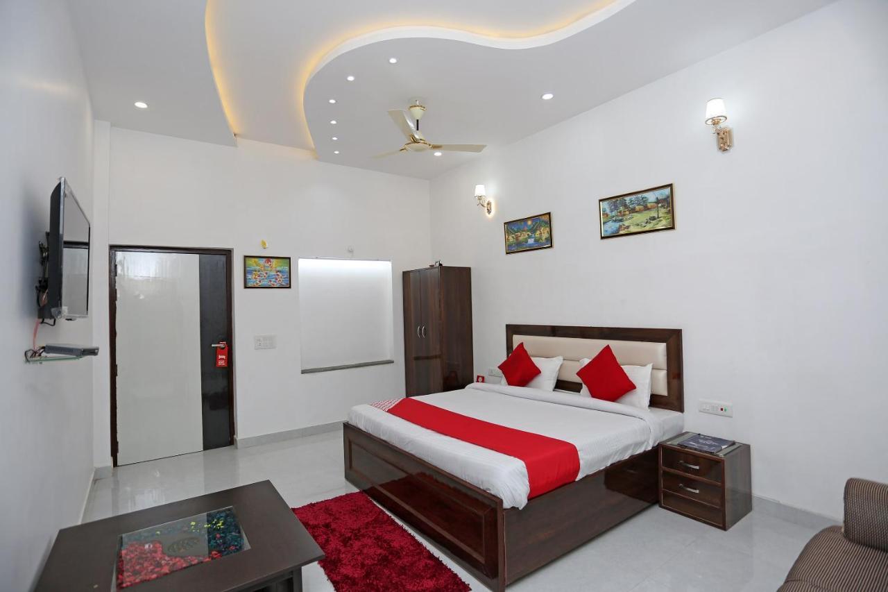 Hotel Rest Palace Agra  Exterior foto